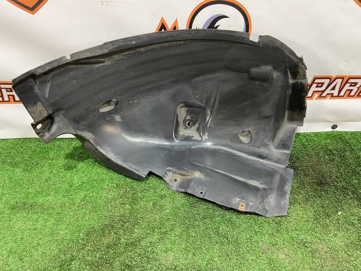 LR070414 Підкрилок передній правий (передня частина) Land Rover Discovery Sport L550 (2015-)